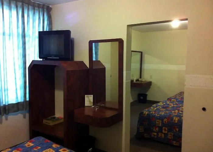 Dos Naciones Hotel